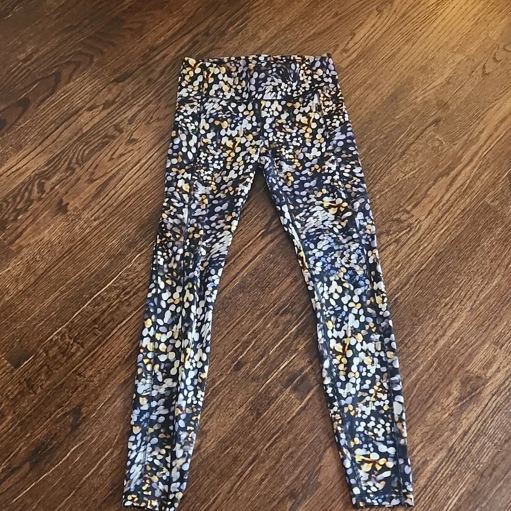 Lululemon Speed Up Tight 28" Size 6 - Picture 3 of 7